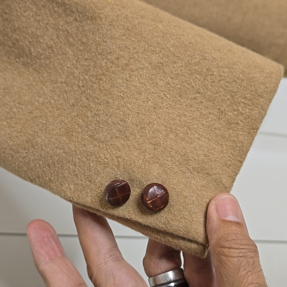 Fredrick and NelsonVery good condition. No rips, holes or tears. - Picture 3 of 10